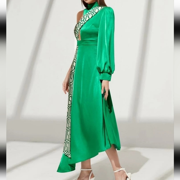 NWOT Asymmetrical split hem dress - Picture 3 of 7